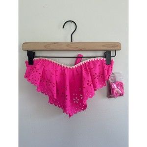 NWT Women’s Hot Pink Bikini Top with Cut Out Detail Size Small Detachable Straps